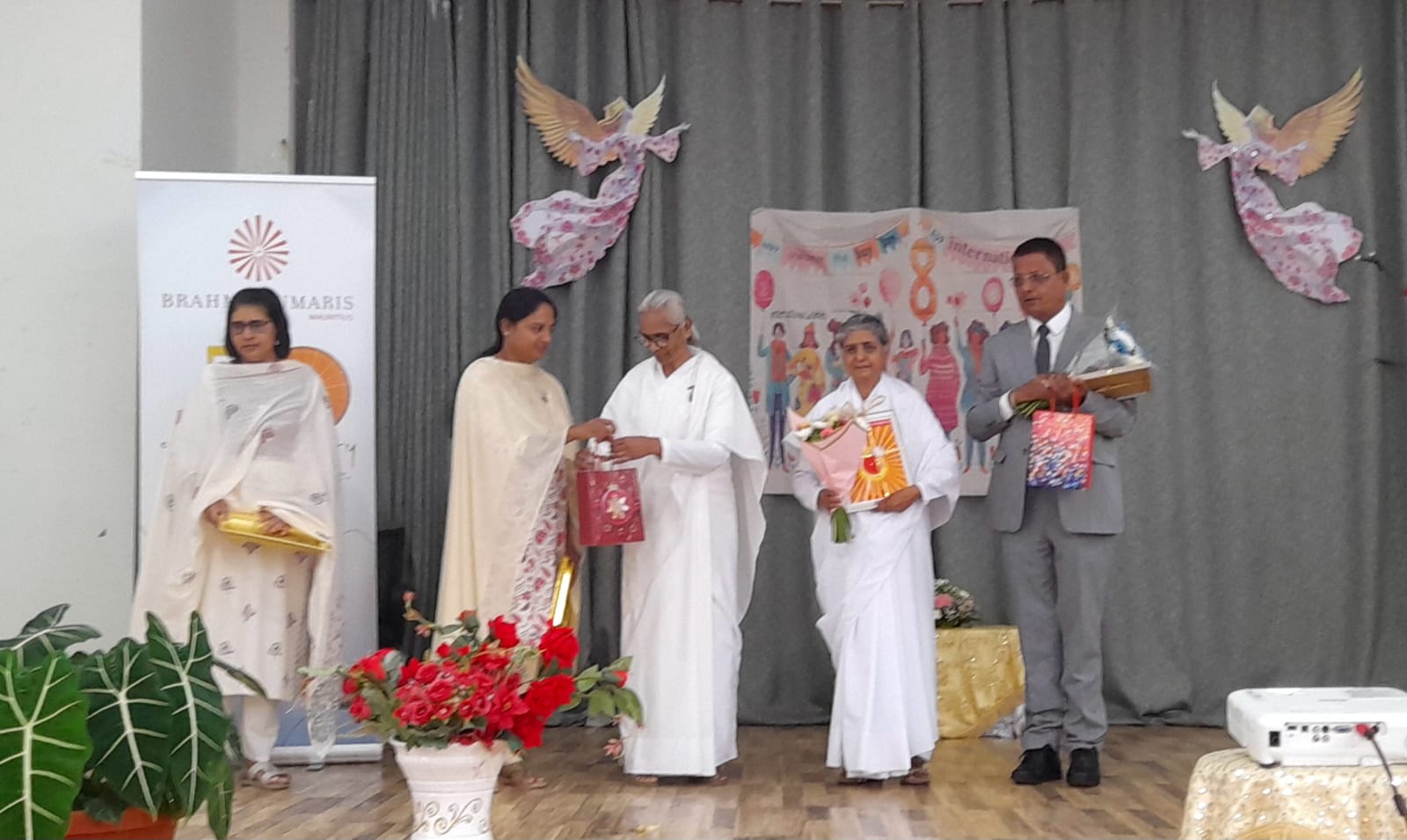 The UN international Women's day was celebrated by the Brahma Kumaris in collaboration with the Moka District Council (MDC) on 06 March 2026 at the District Council of Moka, Quartier Militaire.
The programme cum workshop was held in the presence of the Chairperson of MDC, representatives of the Brahma Kumaris and Moka Women Association, students and staffs of Polytechnics Mauritius Ltd (Ebene) and Loreto St Pierre College.